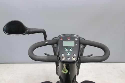 Scootmobiel buiten Mezzo 4