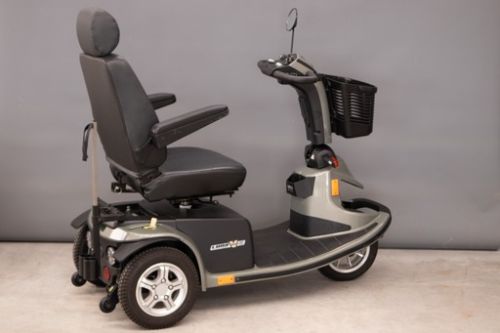 Scootmobiel buiten VICTORY LUNA E
