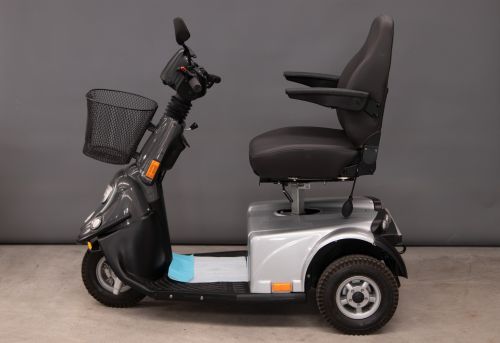 Scootmobiel buiten MINICROSSER M1 - 3 WIEL