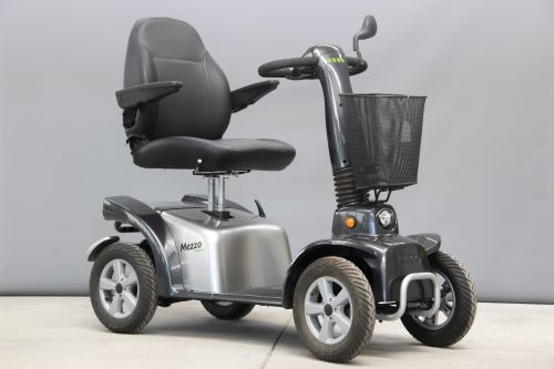 Scootmobiel buiten Mezzo 4