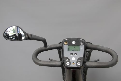 Scootmobiel buiten Mezzo 4