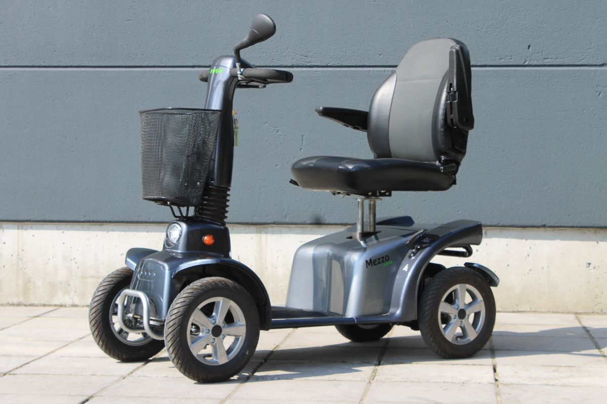 Scootmobiel buiten MEZZO 4