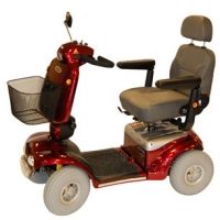 Scootmobiel buiten CADIZ NEW DELUXE