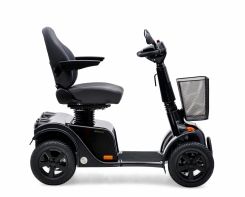 Scootmobiel buiten SOLO 3 - 4 BLACK EDITION
