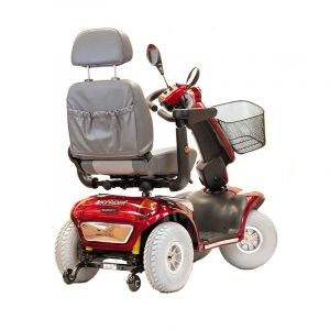 Scootmobiel buiten CADIZ NEW DELUXE