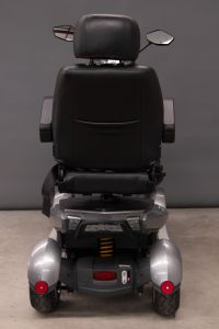 Scootmobiel buiten SANTIS