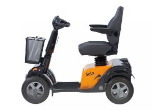 Scootmobiel buiten SOLO 4