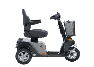 Scootmobiel buiten SOLO 3